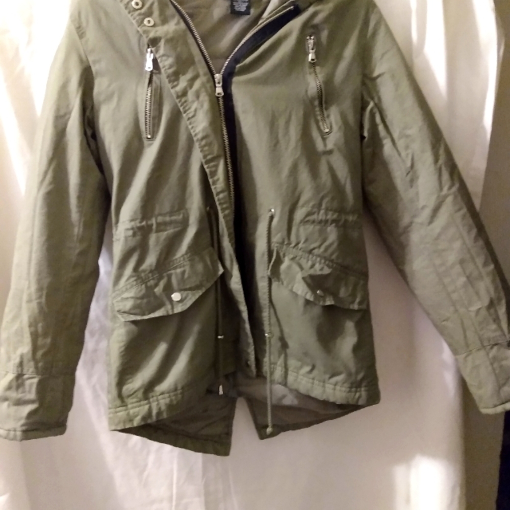 Rue 21 ladies hooded coat! EXCELLENT CONDITION!